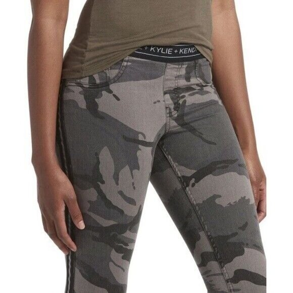 Kendall + Kylie Women's Camo Denim Leggings Medium - Picture 3 of 9